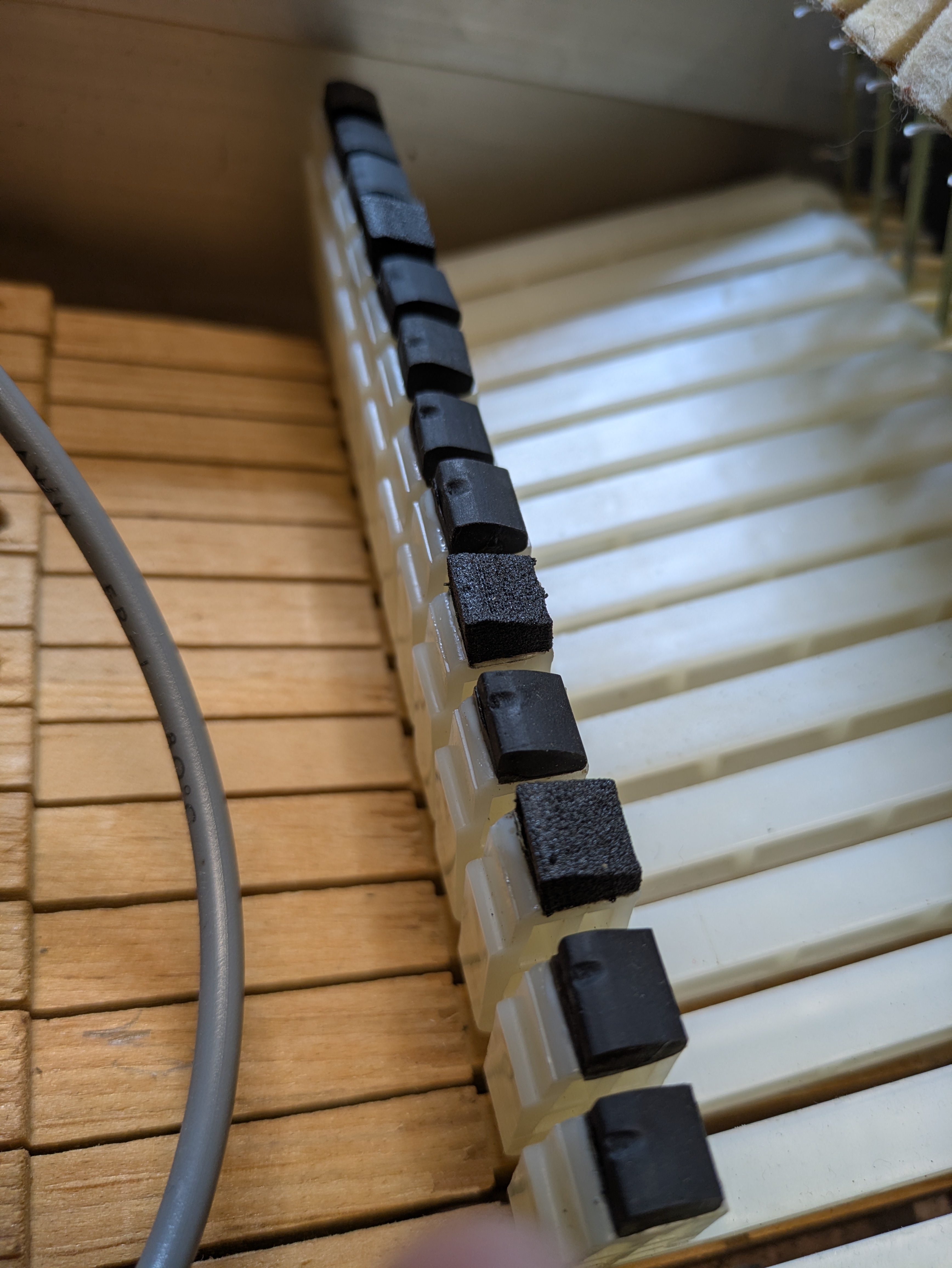TPU Air hammer tips alongside aged neoprene in the bass register