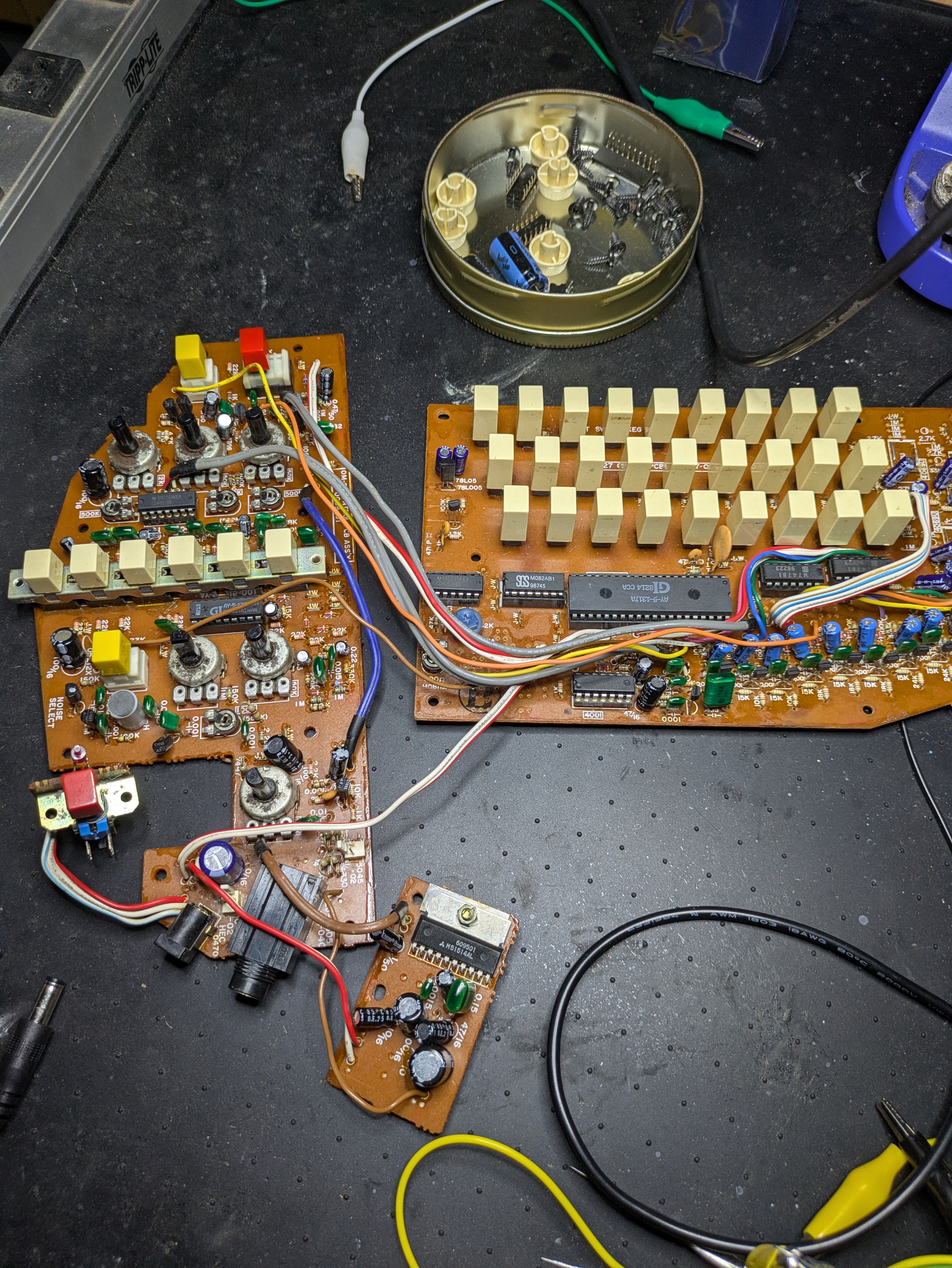 Suzuki Omnichord OM-27 open, showing the PCB