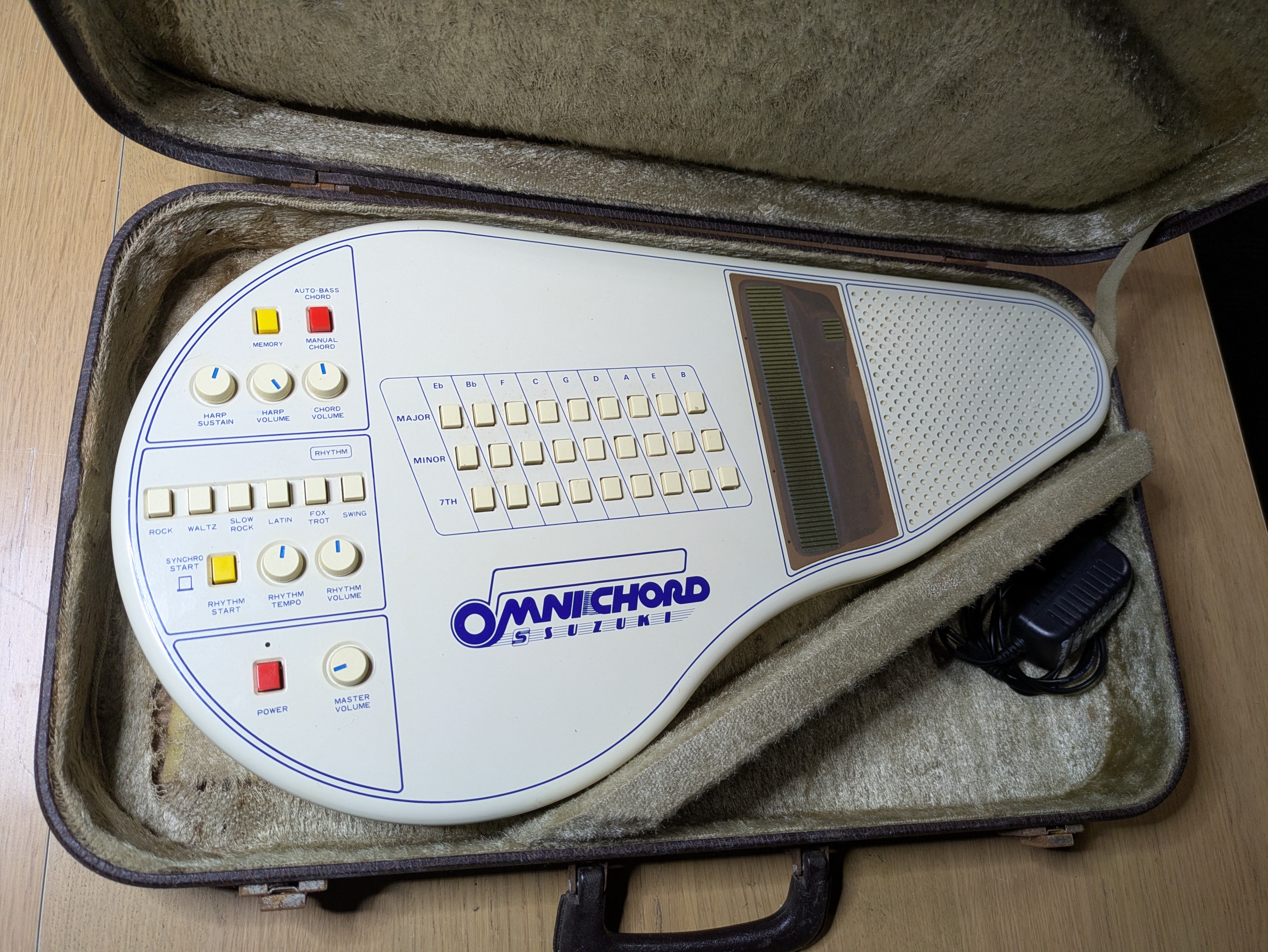 Suzuki Omnichord OM-27