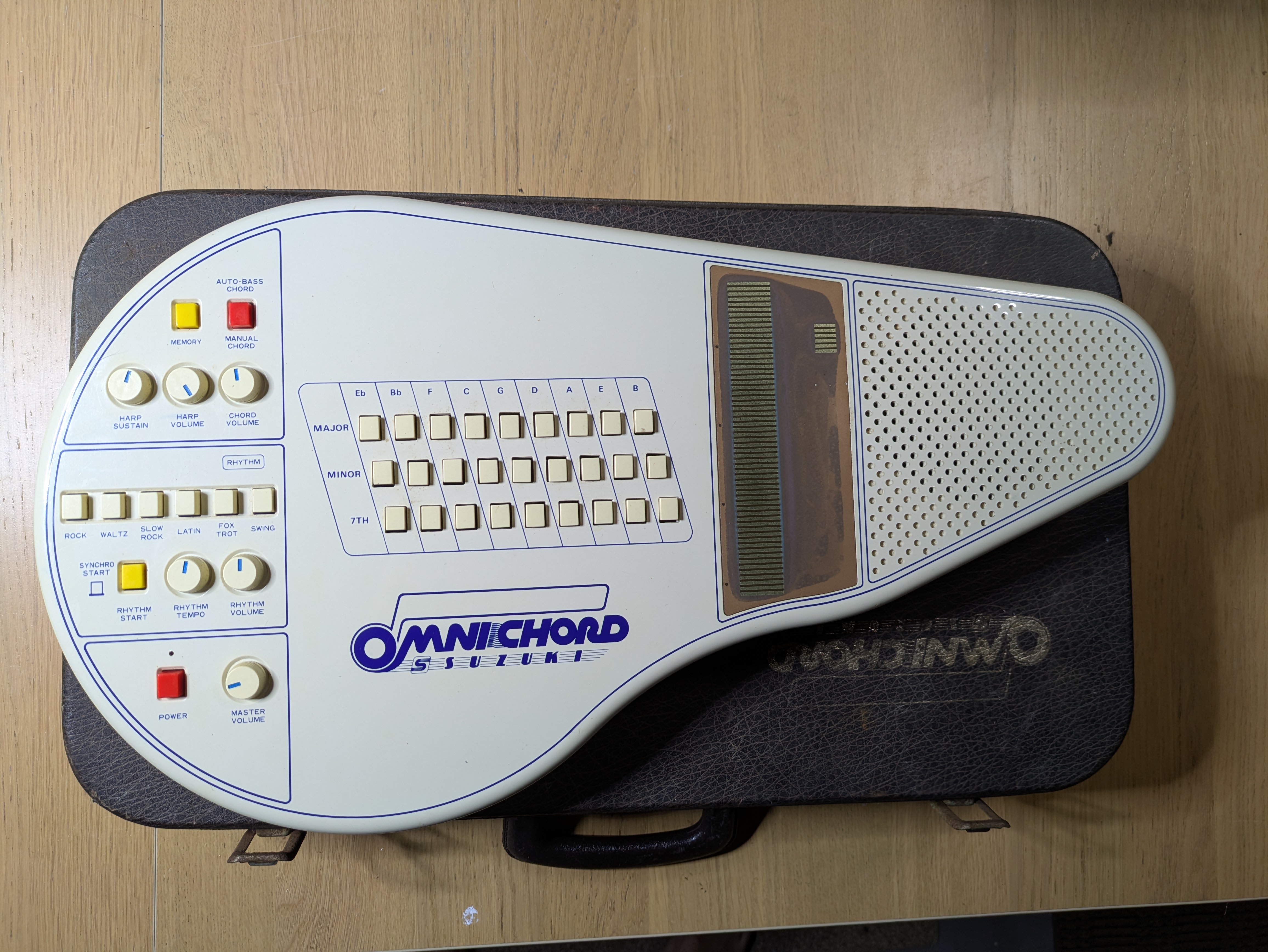 Suzuki Omnichord OM-27