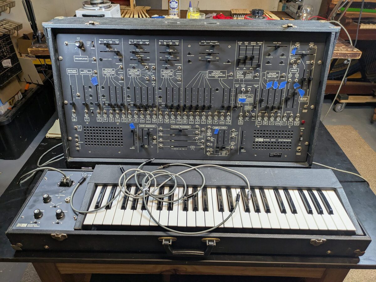 ARP 2600 synthesizer and its keyboard on the workbench